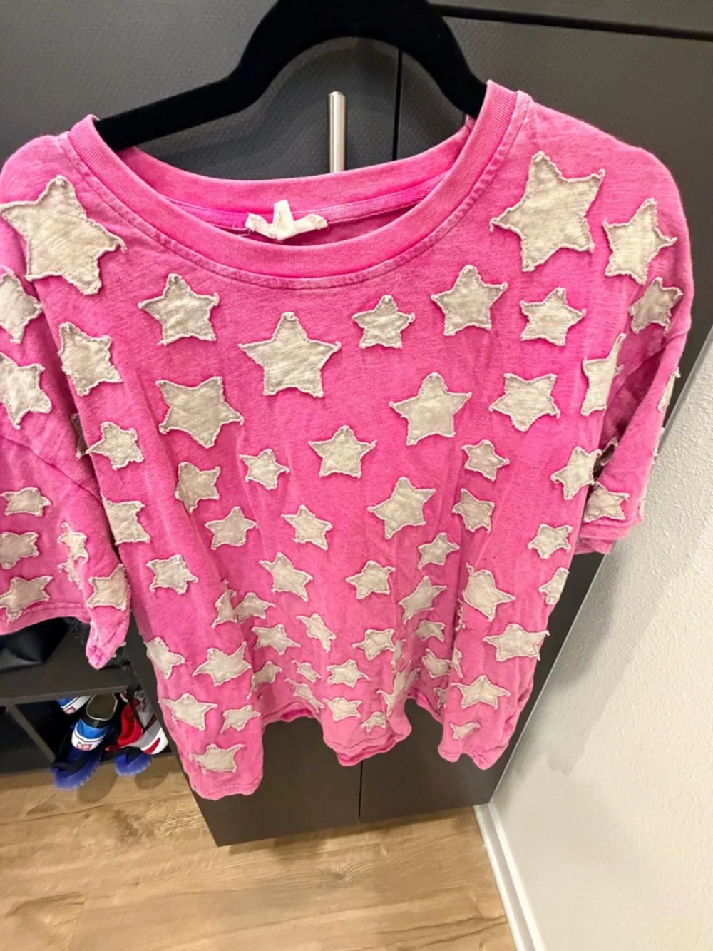 Pink Short Sleeve Tee with Cream Star Appliqués - Picture 1 of 3